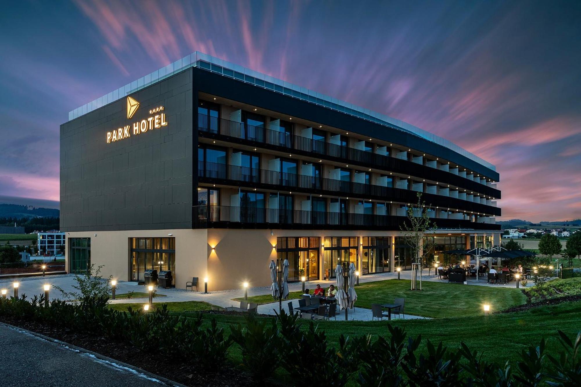 Best Western Parkhotel Hagenberg Hagenberg im Muhlkreis Экстерьер фото